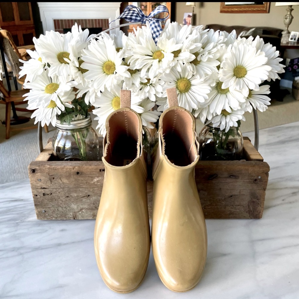 Hunter•Chelsea”Refined”Rubber Rain Boots•US 7•Retired Khaki•Slip-On•Gently Loved - Picture 9 of 14